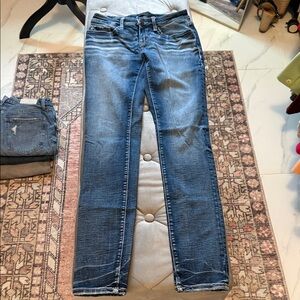 Buckle Black Dark Blue Women’s Skinny Jeans.